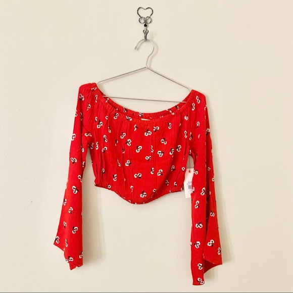 | billabong • red hot floral flare sleeve crop top • medium | - Picture 6 of 12